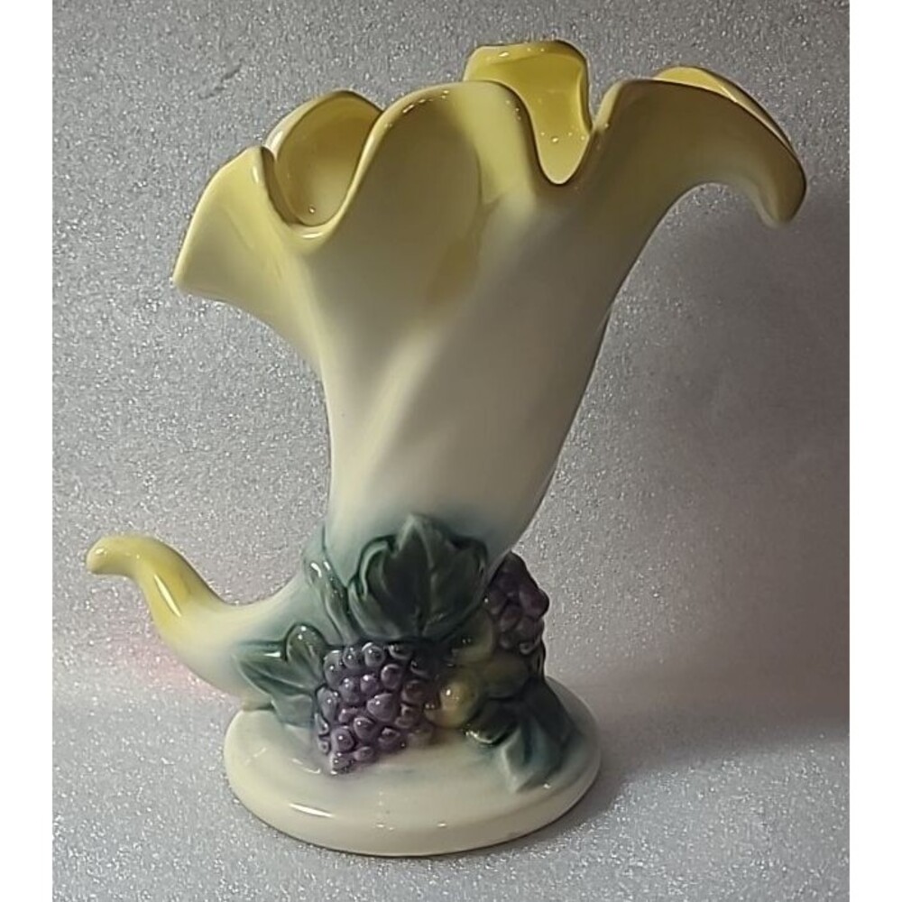 Hull Pottery Fiesta Cornucopia Vase 8.25'' Yellow Grapes #49 Vintage